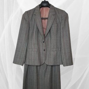 Vintage Gray Arenzano Women's Suit w/ Skirt - 100% Wool